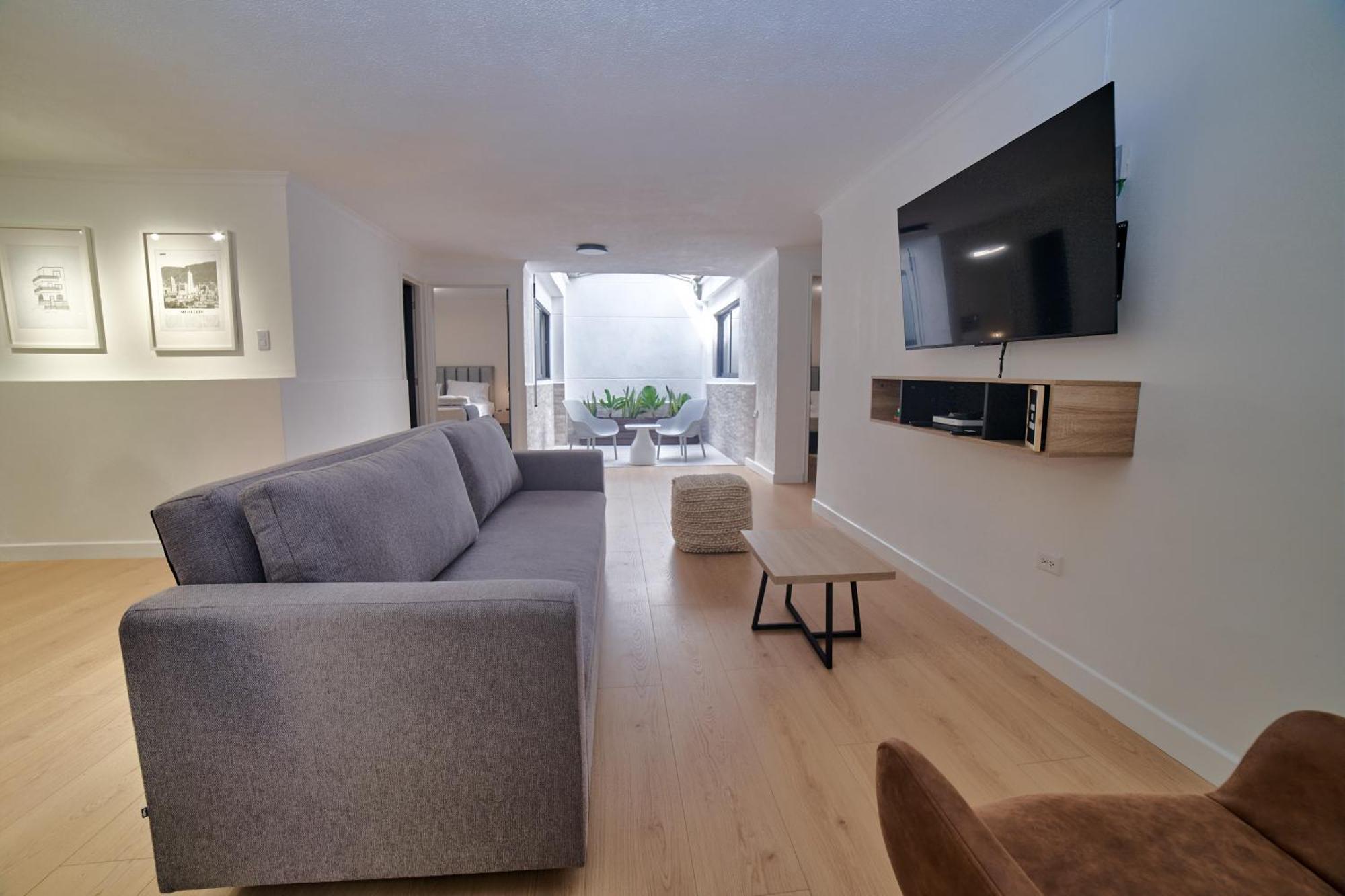 Casa En Laureles- Excelente Ubicacion! * Medellin