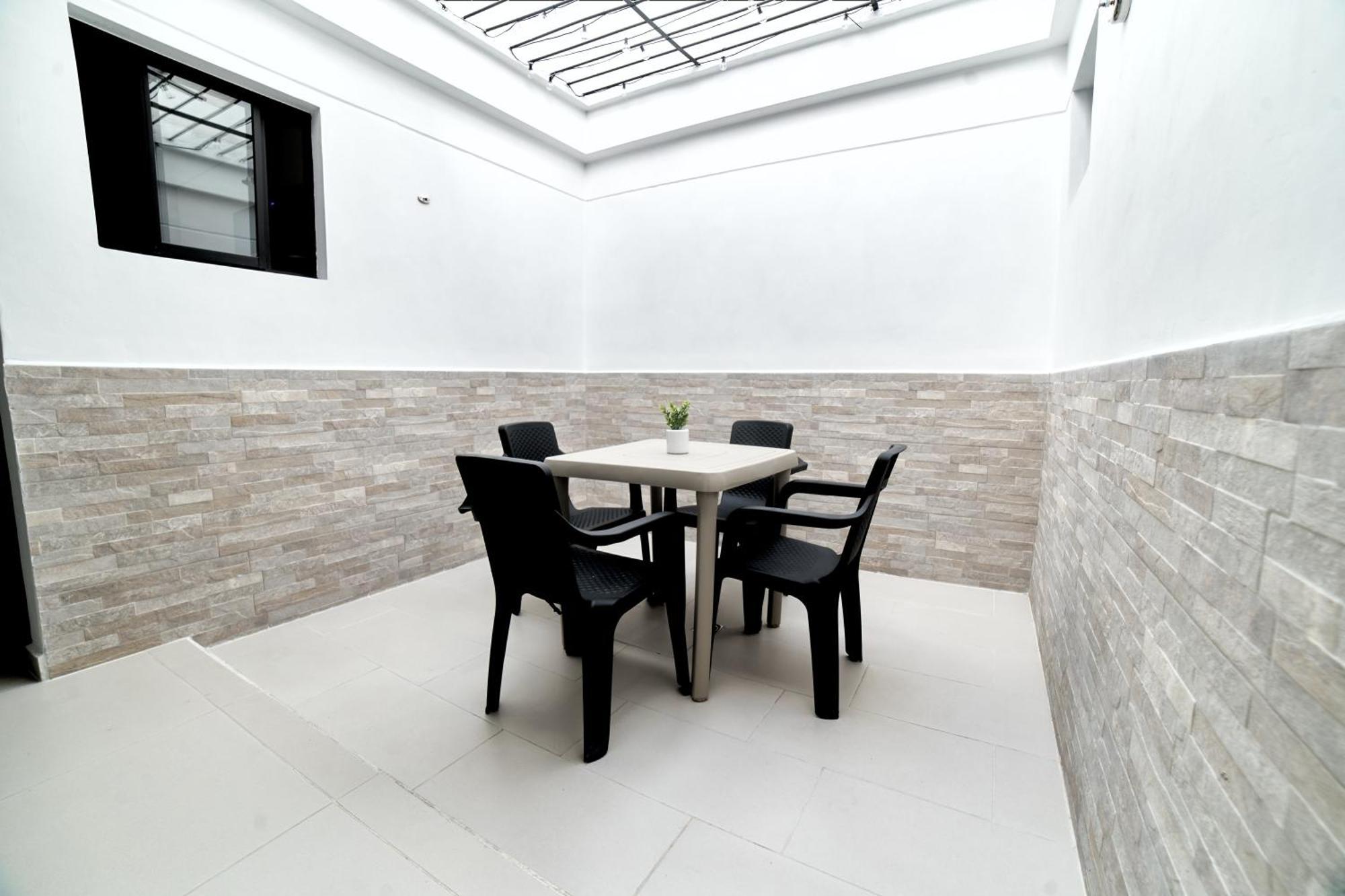 Casa En Laureles- Excelente Ubicacion! Holiday home Medellin
